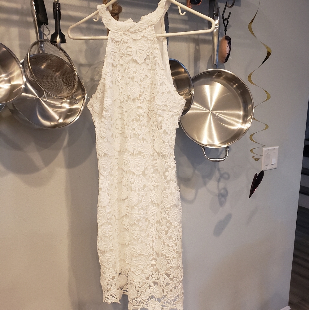 New with tag yoins white lace halter dress lined XS